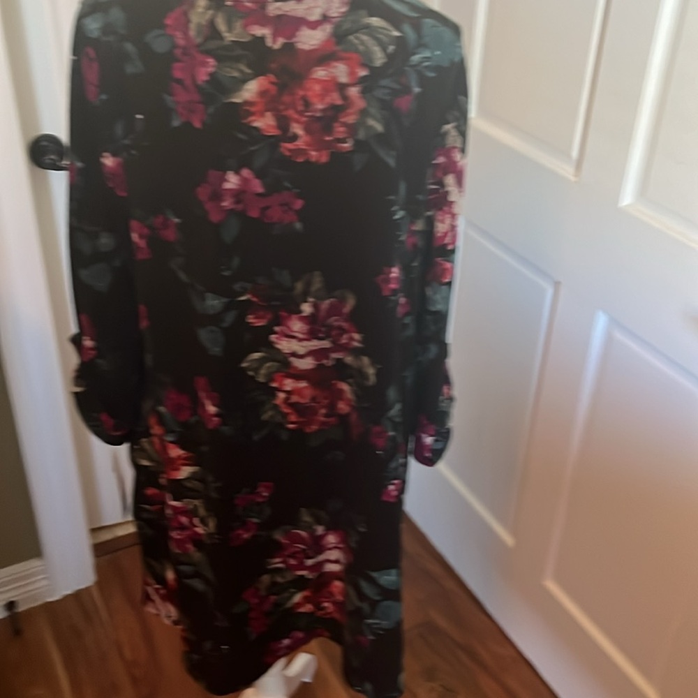 Dress - Picture 3 of 10